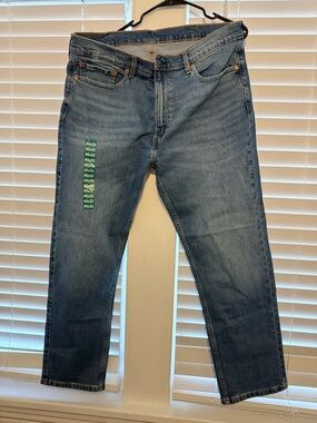 Levi's Men's Straight Jeans in Medium Blue Wash